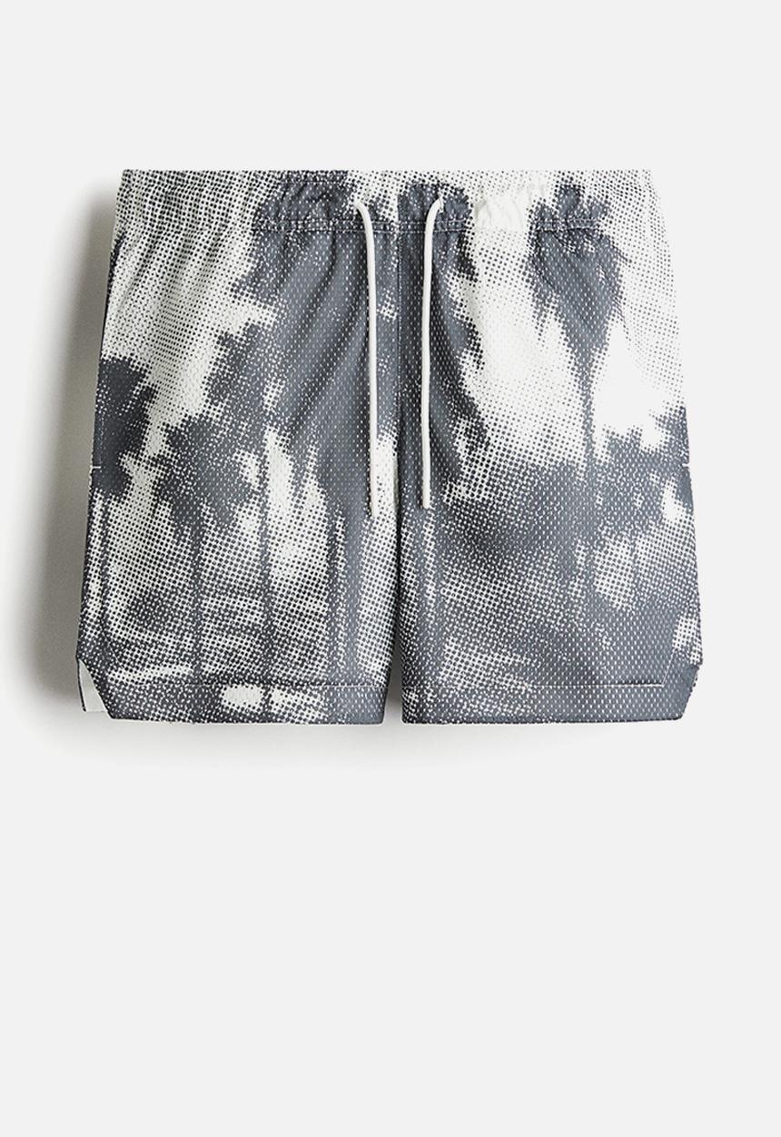 H&M - Regular fit printed mesh shorts - grey palm trees 