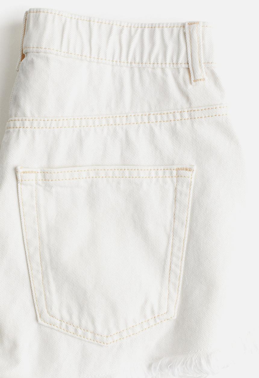 H&M - Frayed-edge denim shorts - white