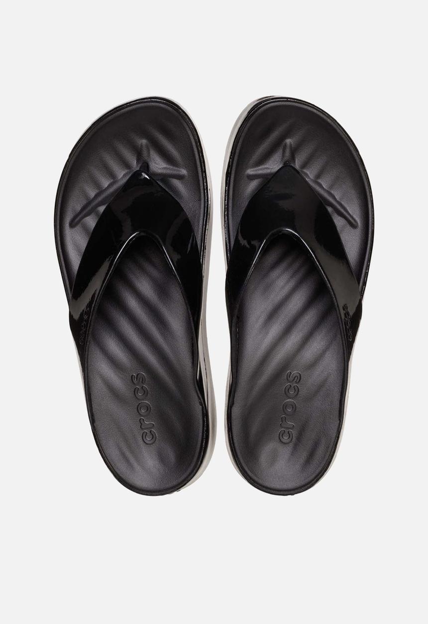 Crocs - Getaway way platform patent flip - black