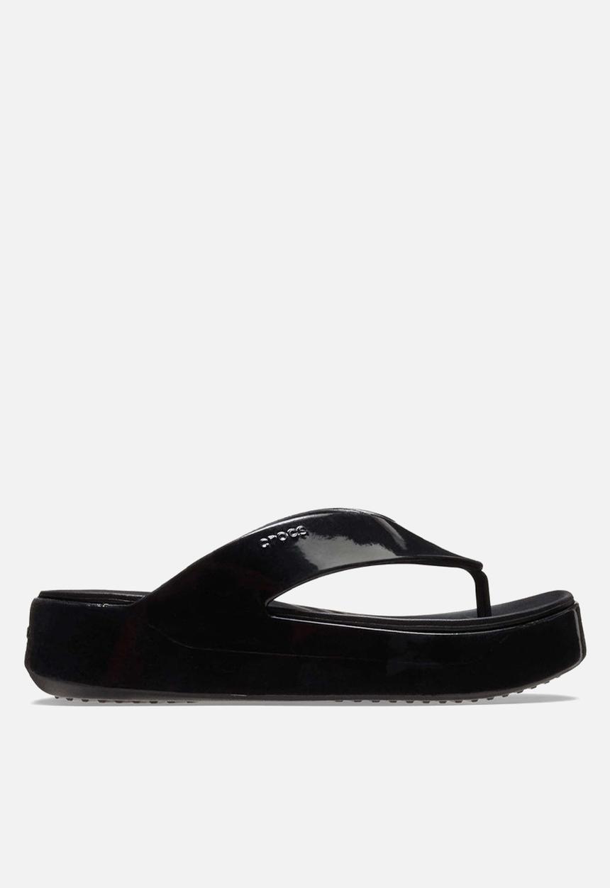 Crocs - Getaway way platform patent flip - black