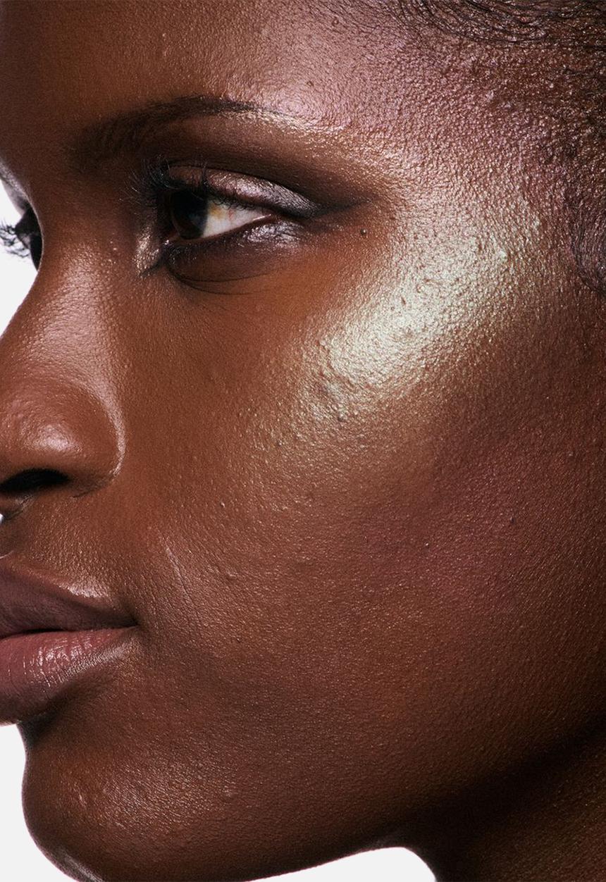 MAC - Presents and Future Bounce & Gleam Highlighter - InvestMint