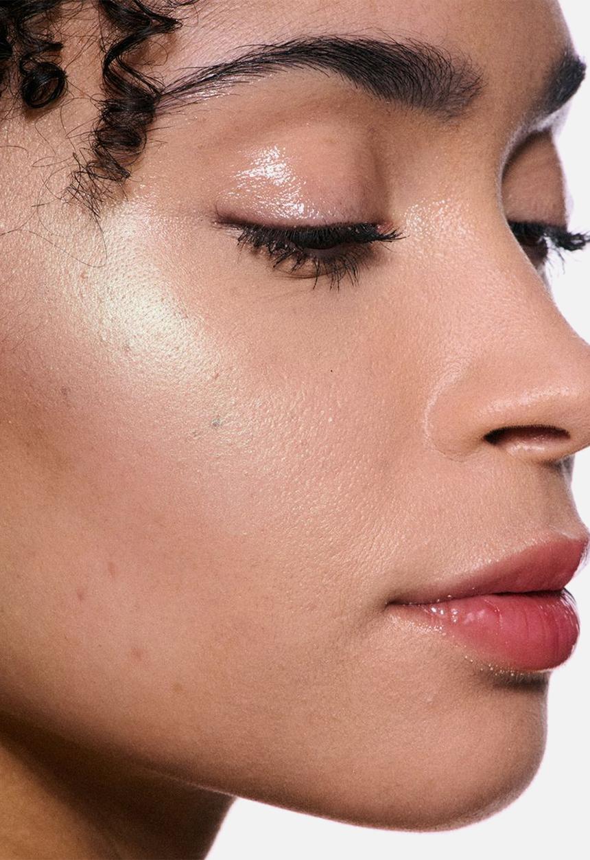 MAC - Presents and Future Bounce & Gleam Highlighter - InvestMint