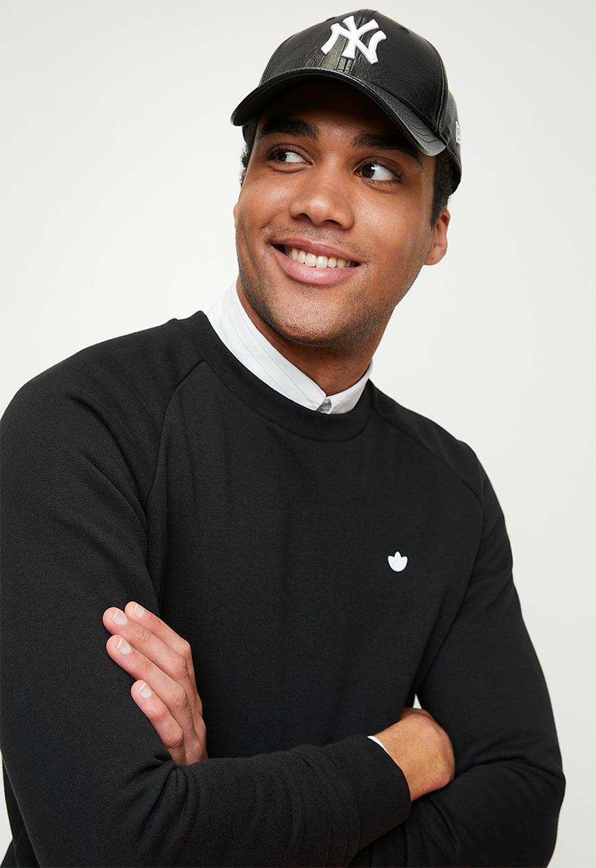 adidas Originals - Essential Crew Sweatshirt - Black