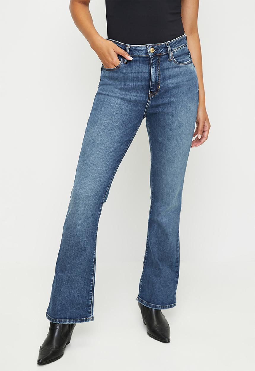 GUESS - Sexy Flared Jeans - Dark Wash