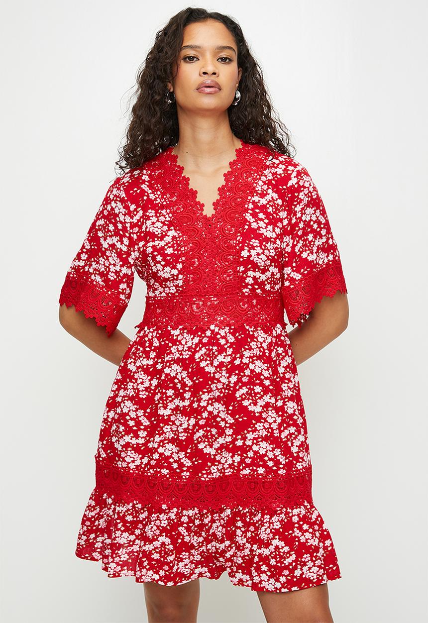 Stella Morgan - V-neck ladder lace midi dress with ditsy floral print - red