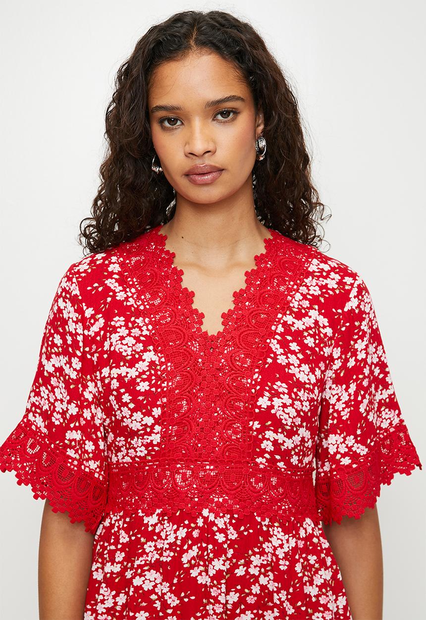 Stella Morgan - V-neck ladder lace midi dress with ditsy floral print - red
