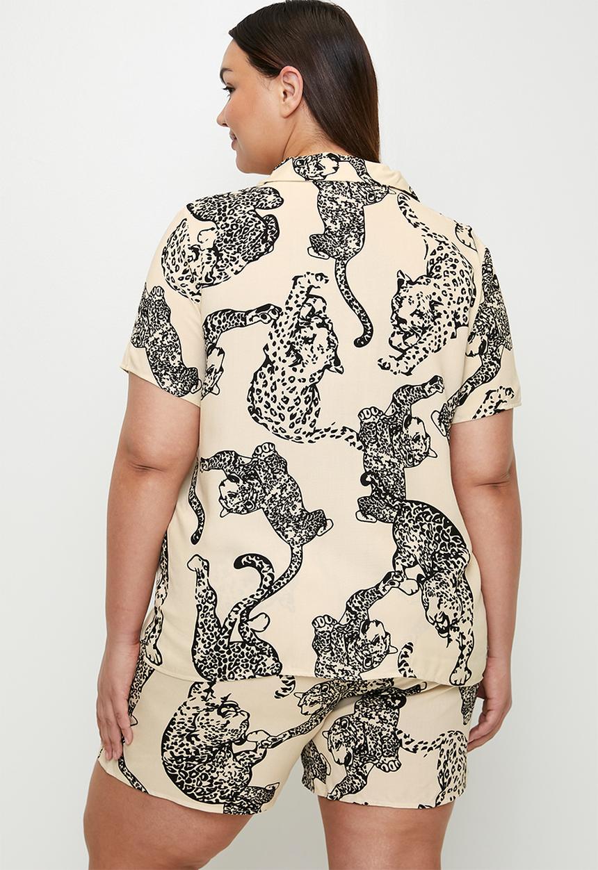 Trendyol - Cream Tiger Patterned Shirt Collar Woven Pajama Set