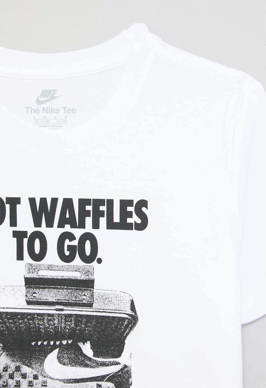 Nike - Nike waffles to go tee - white