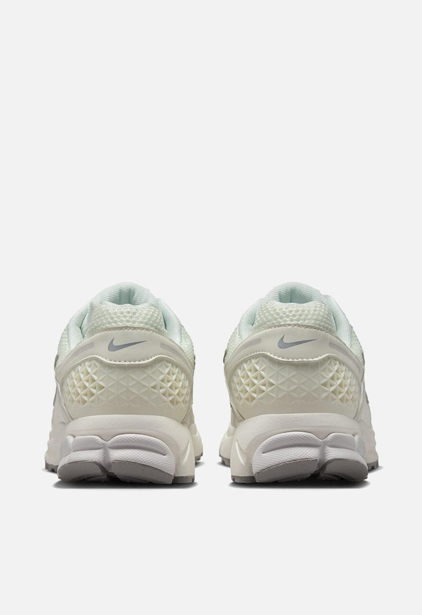 Nike - Zoom Vomero 5