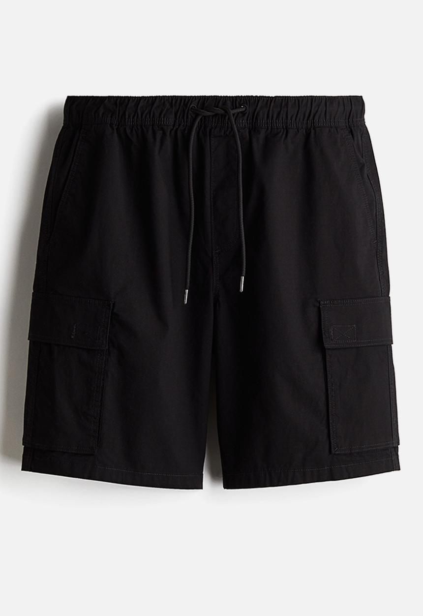 H&M - Regular fit cargo shorts - black