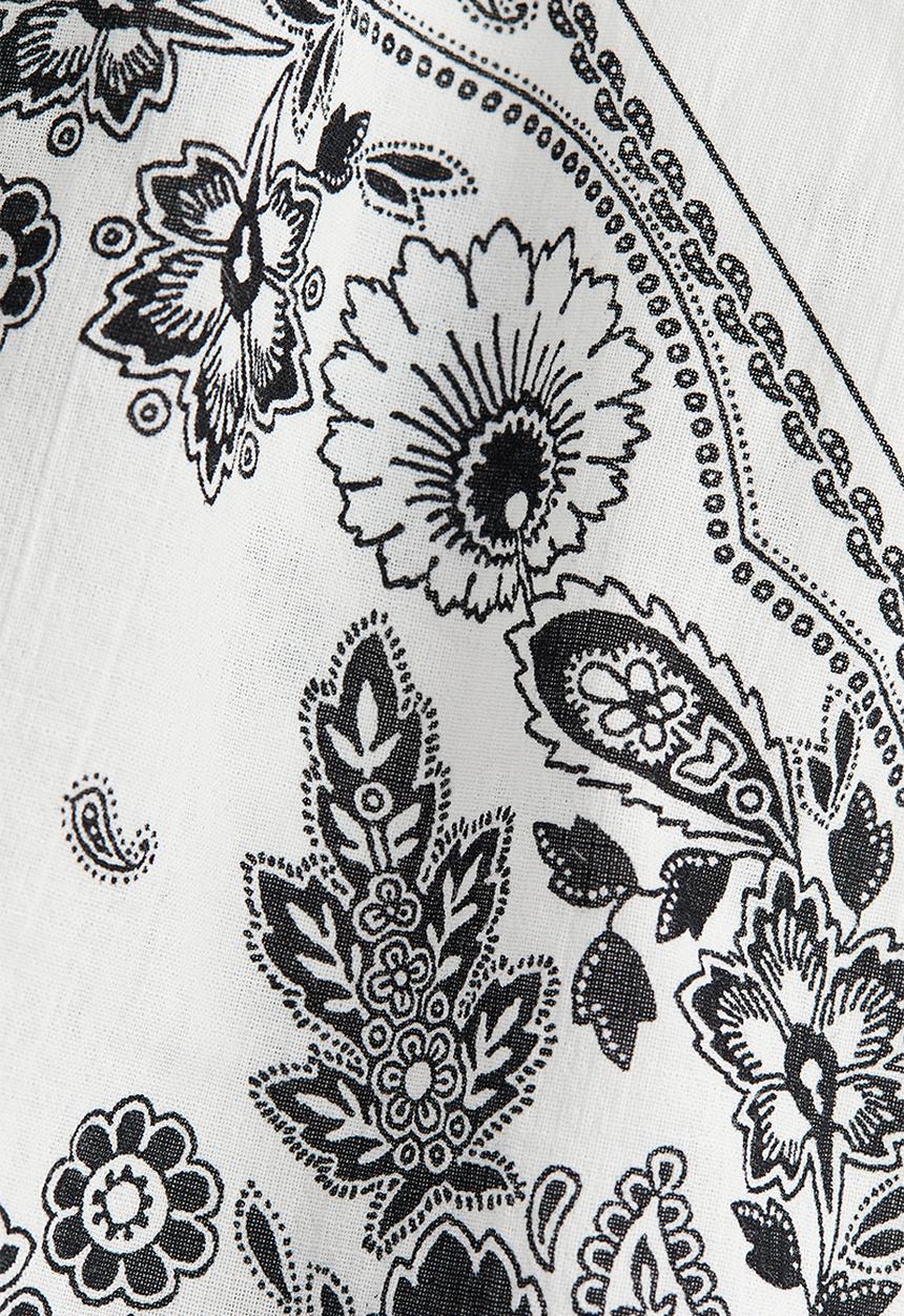 H&M - Crinkled beach shorts - white paisley-patterned