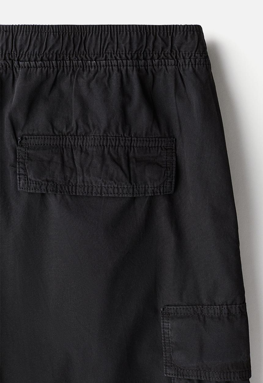 H&M - Loose fit cargo shorts - black