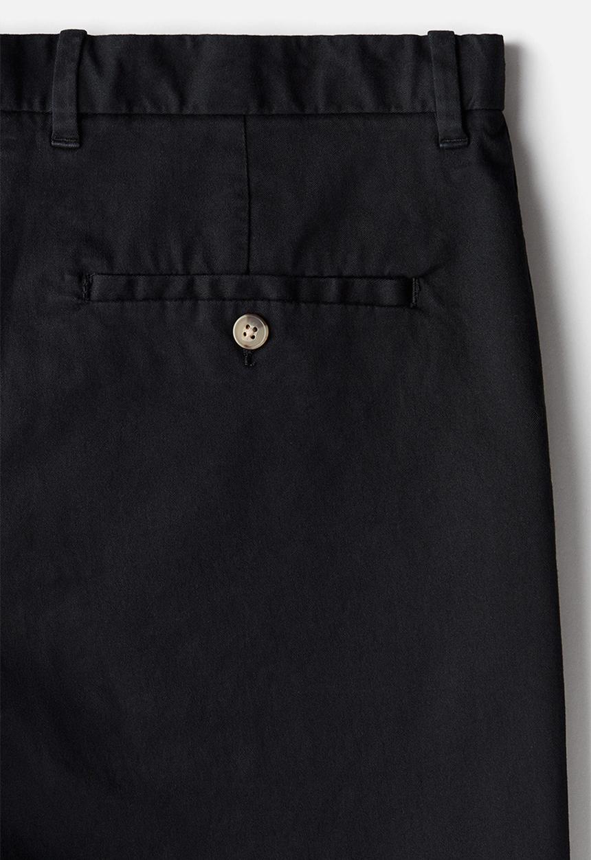 H&M - Regular fit chino shorts - black