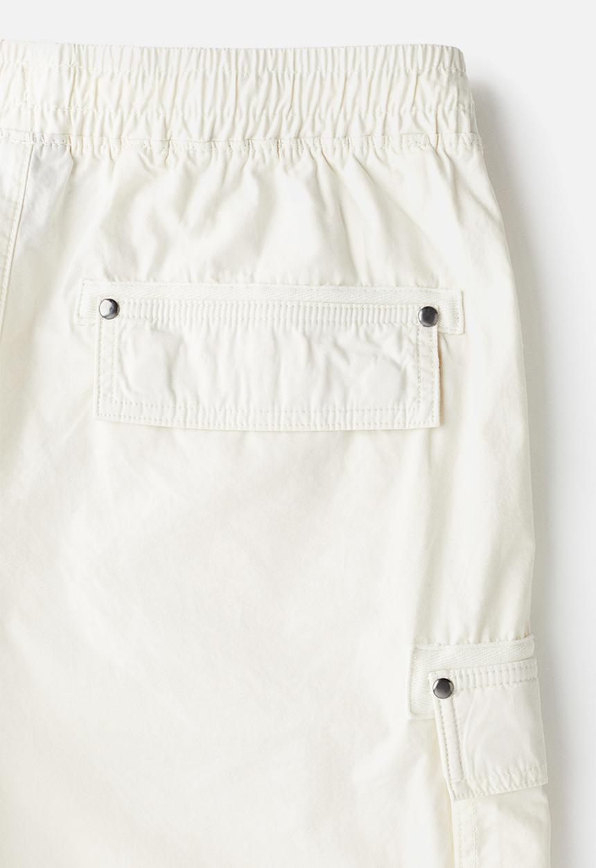H&M - Relaxed fit cargo shorts - cream
