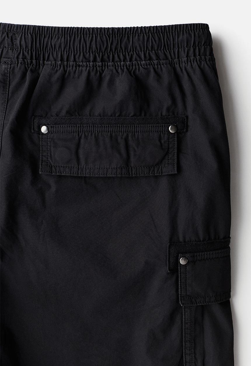 H&M - Relaxed fit cargo shorts - black