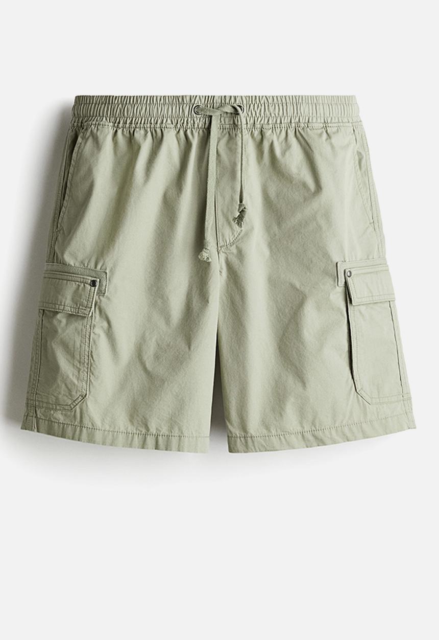 H&M - Relaxed fit cargo shorts - pistachio green