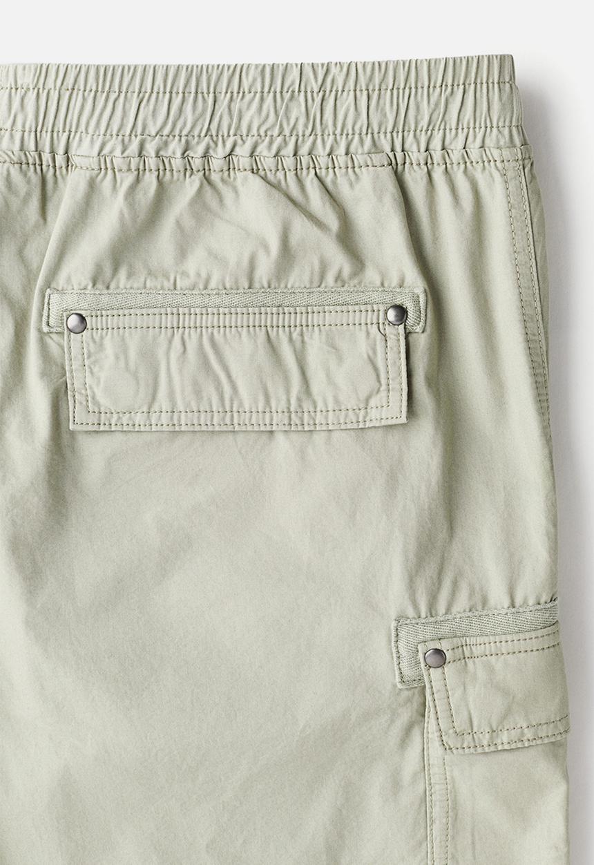 H&M - Relaxed fit cargo shorts - pistachio green