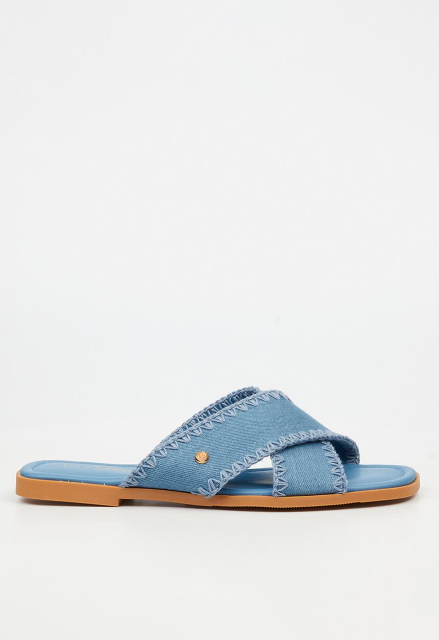 Miss Black - Cream 2 slide - blue