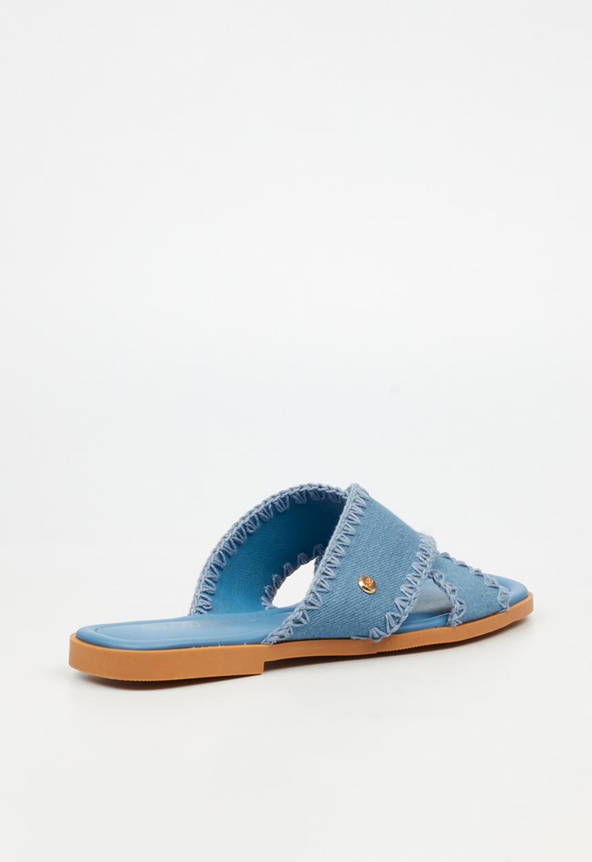 Miss Black - Cream 2 slide - blue
