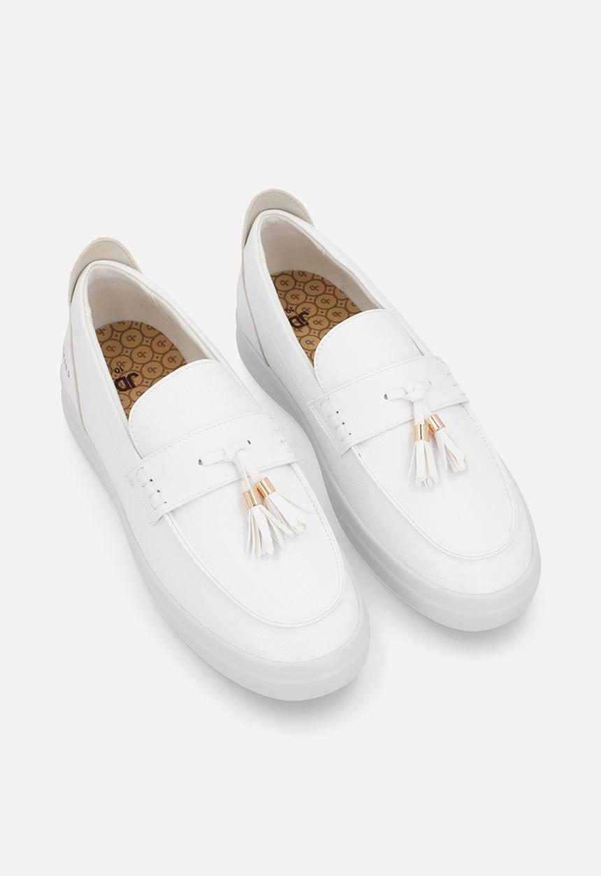Jonathan D - Tassel - White