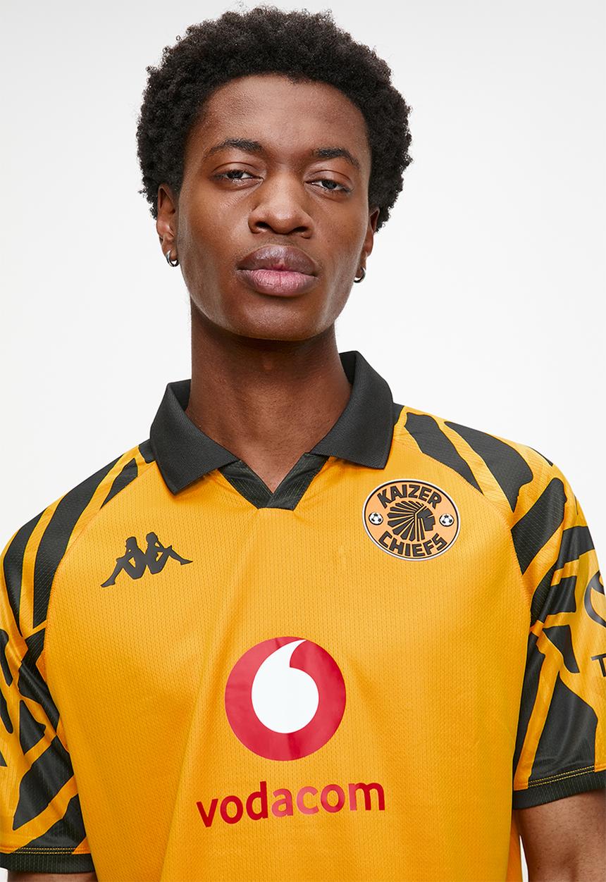 KAPPA - Kaizer Chiefs Kombat 2026 Am- Home Jsy - Yellow