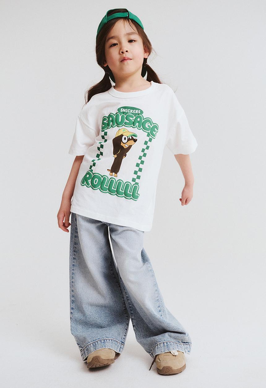 Cotton On - Licensed drop shoulder short sleeve tee - lcn blu vanilla/snickers sausage roll