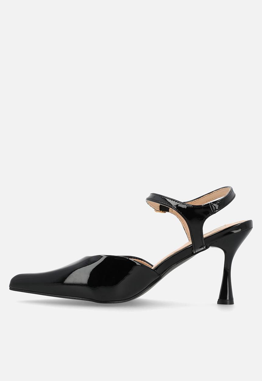 Plum - Anya Closed Toe Ankle Strap - Black
