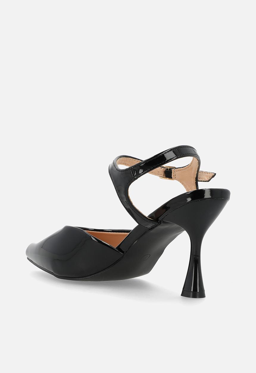 Plum - Anya Closed Toe Ankle Strap - Black