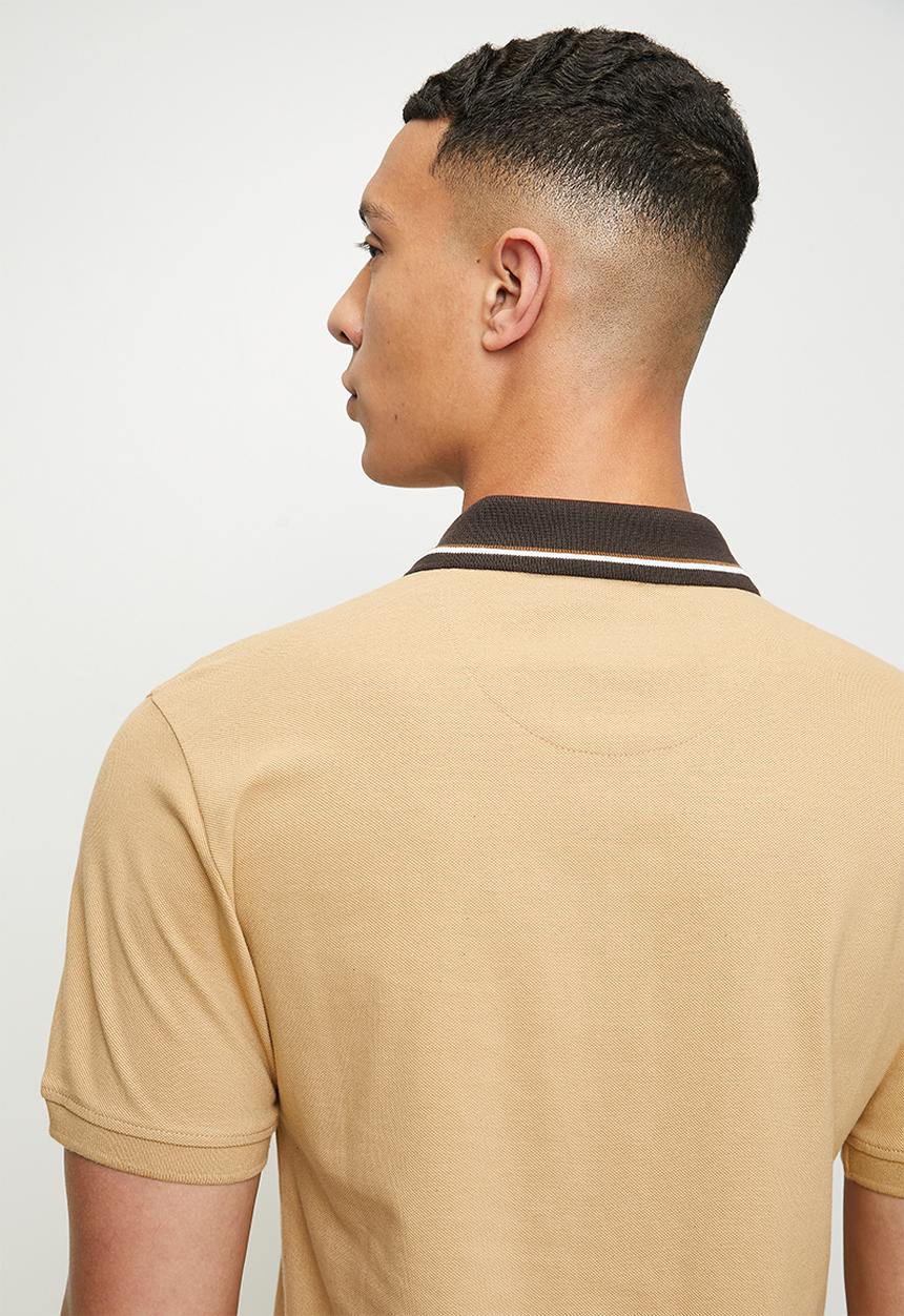 POLO - Ashton plain pique short sleeve contrast placket golfer - camel