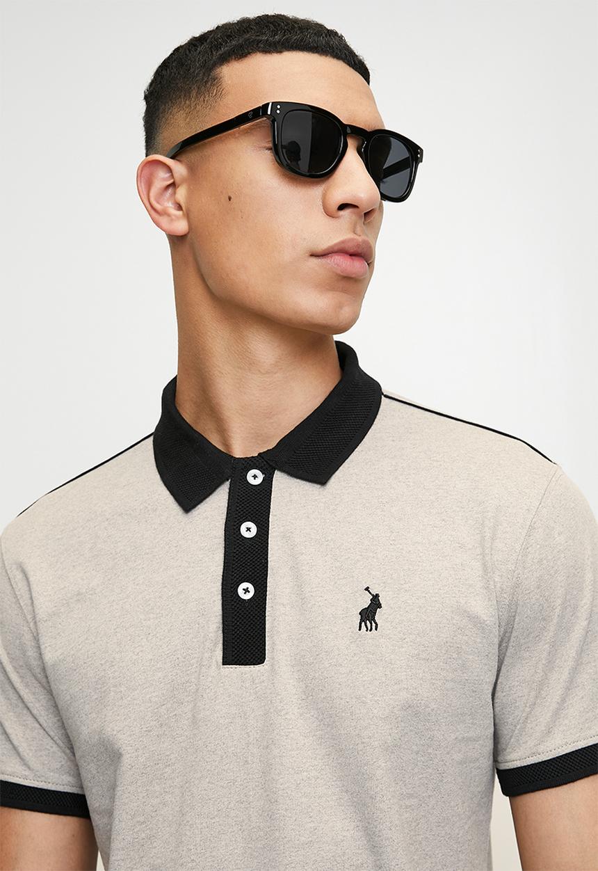 POLO - Vishnu contrast collar piping short sleeve golfer - stone