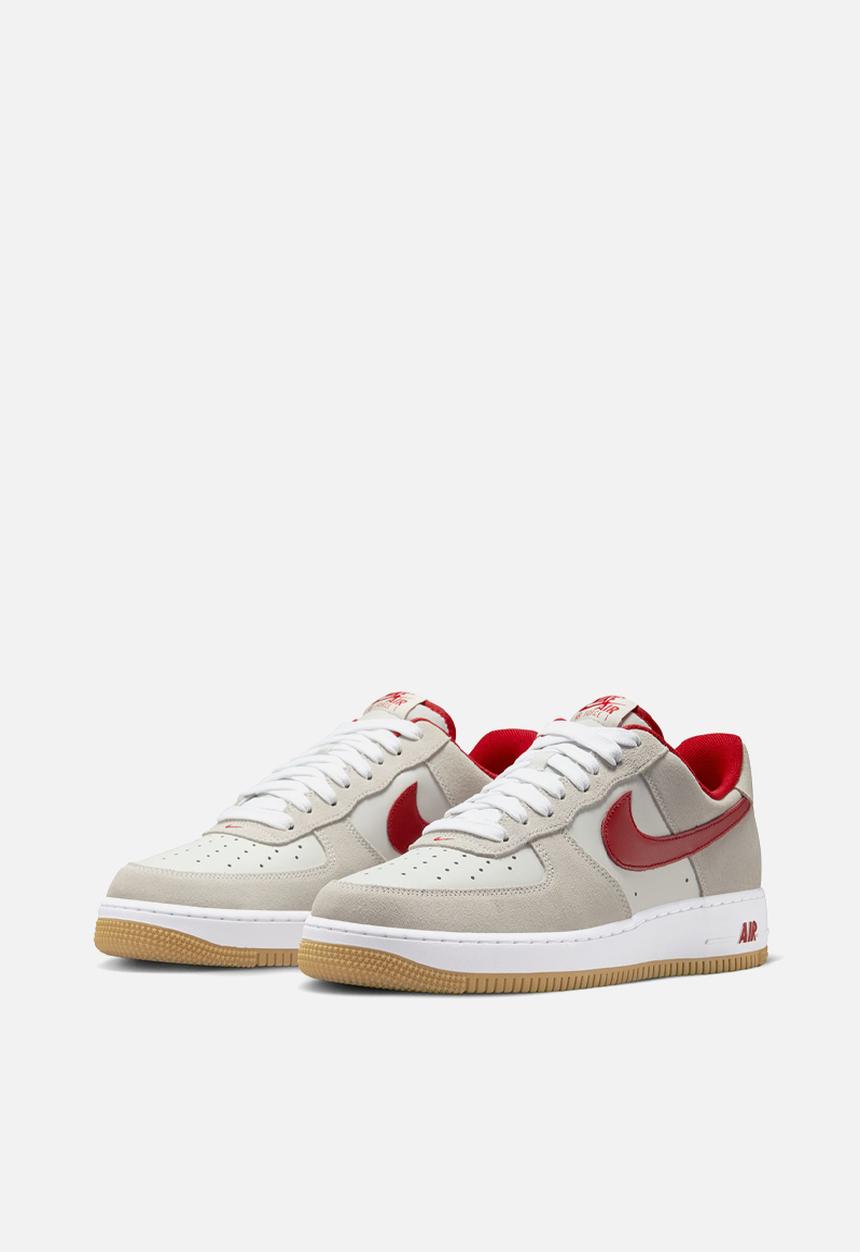 Nike - Air Force 1 '07 LV8