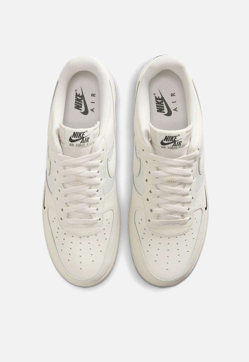 Nike - Air Force 1 '07 LV8
