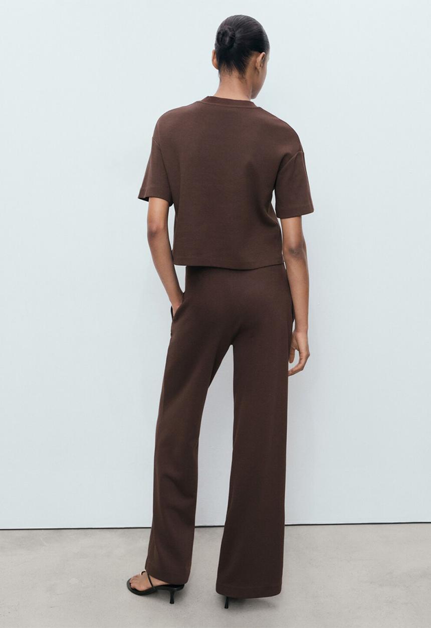 MANGO - Camiseta pico - brown