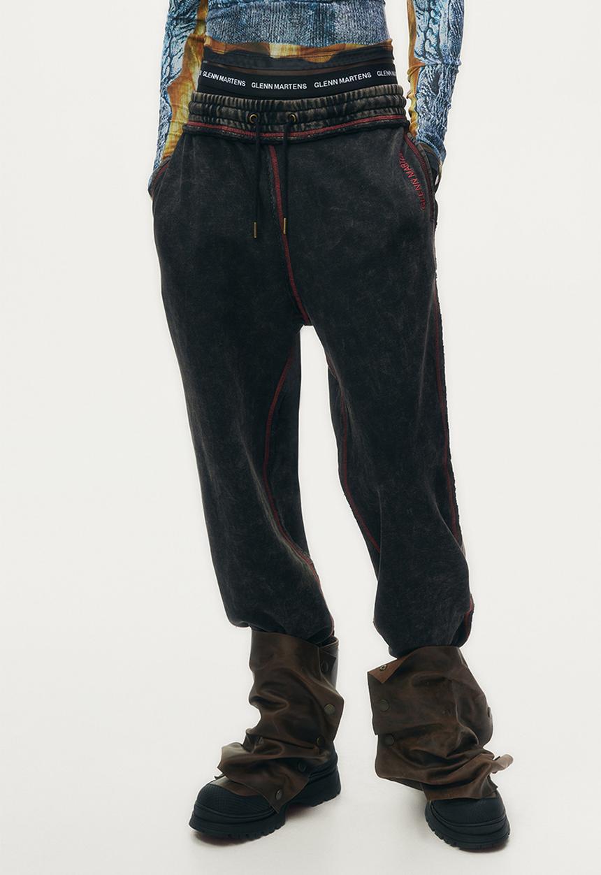 H&M - Glenn Martens H&M: Printed sweatpants - dark brown 