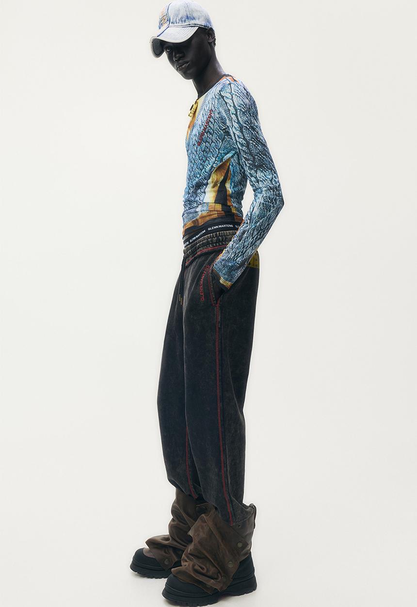 H&M - Glenn Martens H&M: Printed sweatpants - dark brown 