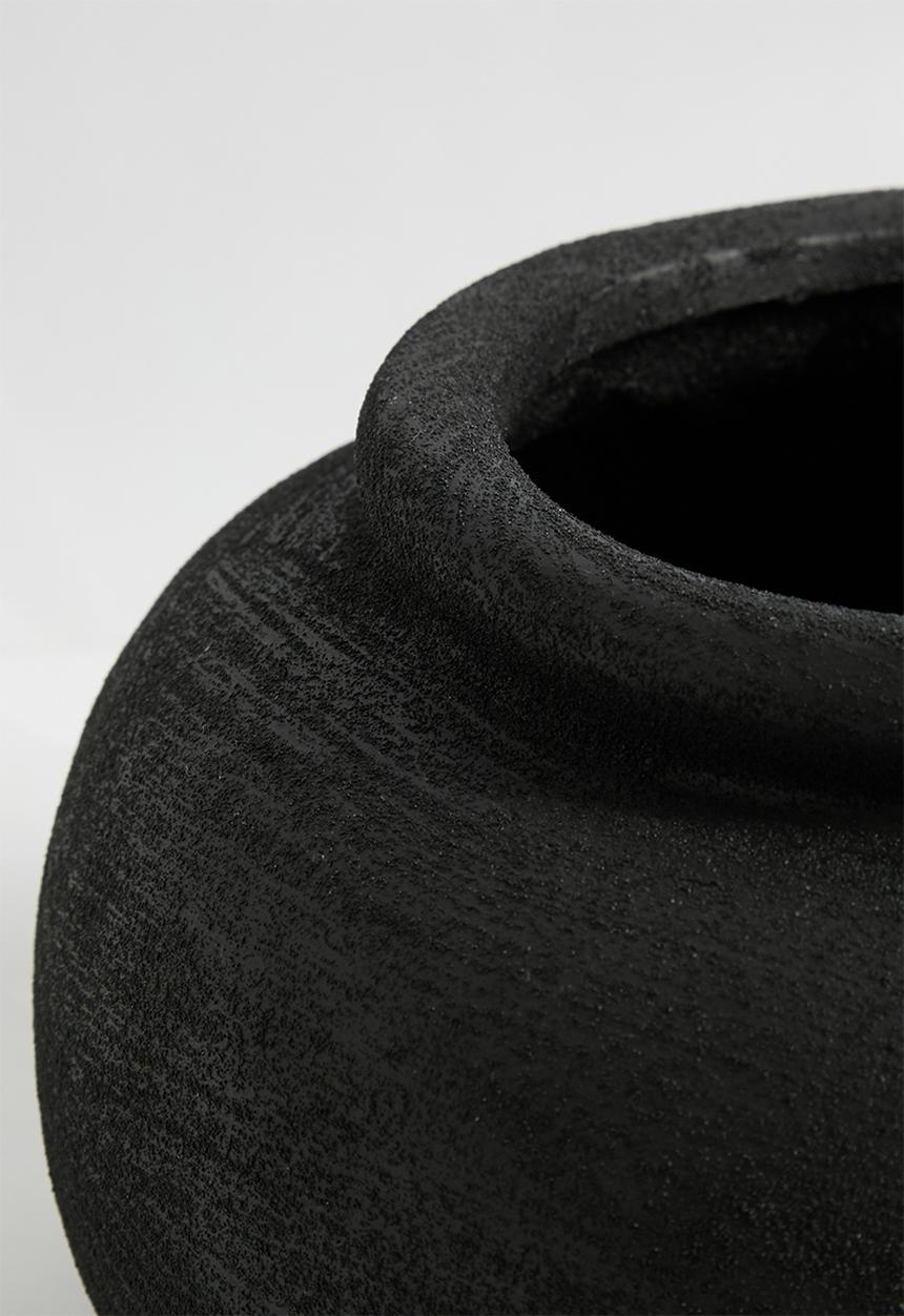 Sixth Floor - Plump stoneware vessel - black