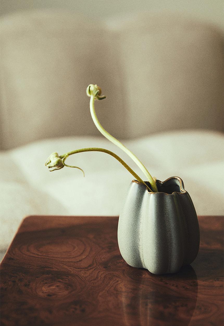 H&M - Small stoneware vase - dusty green 