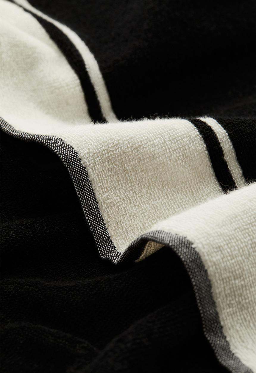 H&M - Fringed beach towel - black