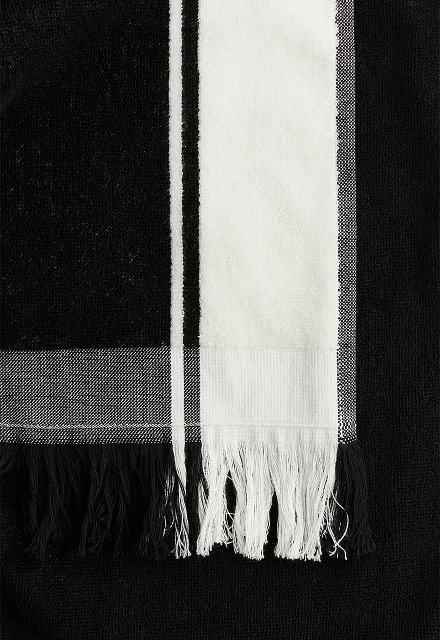 H&M - Fringed beach towel - black