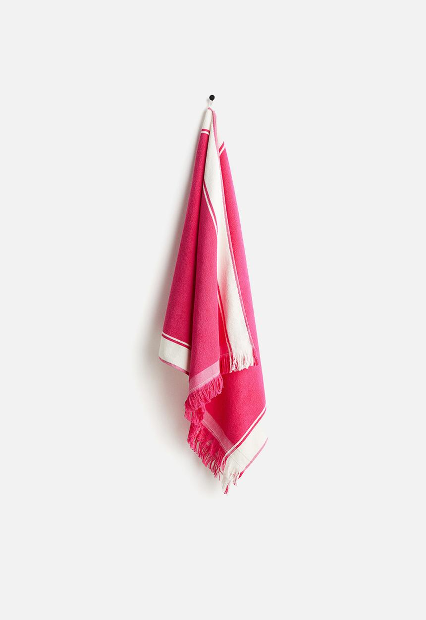 H&M - Fringed beach towel - cerise