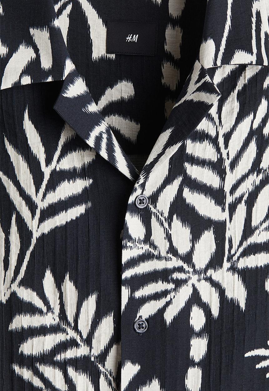 H&M - Regular fit resort shirt - black leaf-patterned