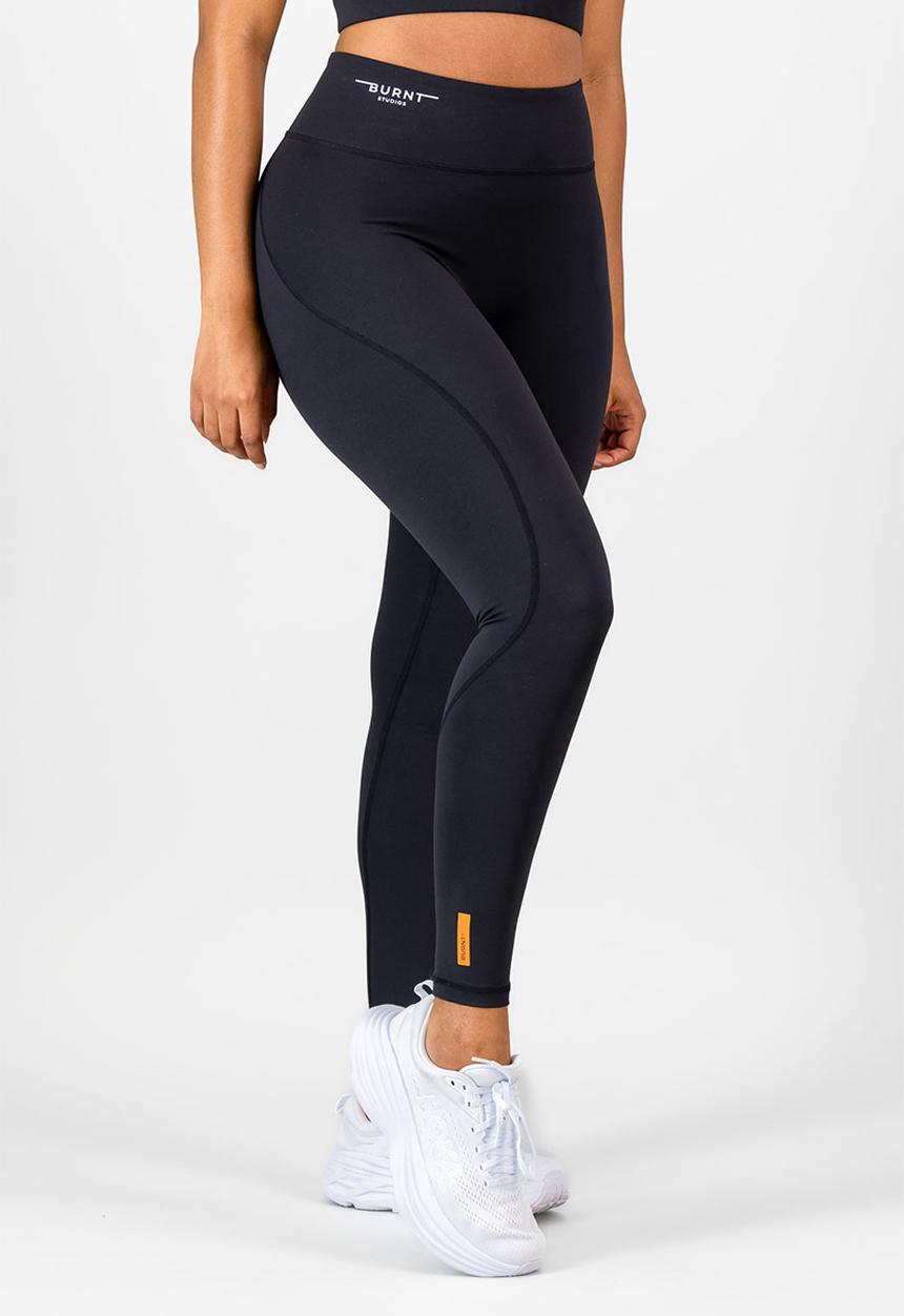 Burnt  - Essential Arise Legging Full- Black