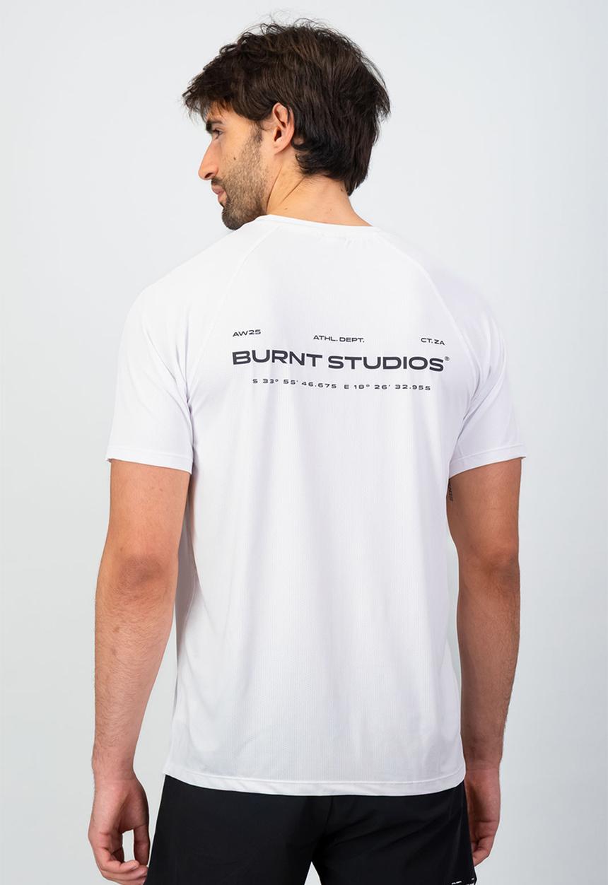 Burnt  - Fundamental Active tee - White