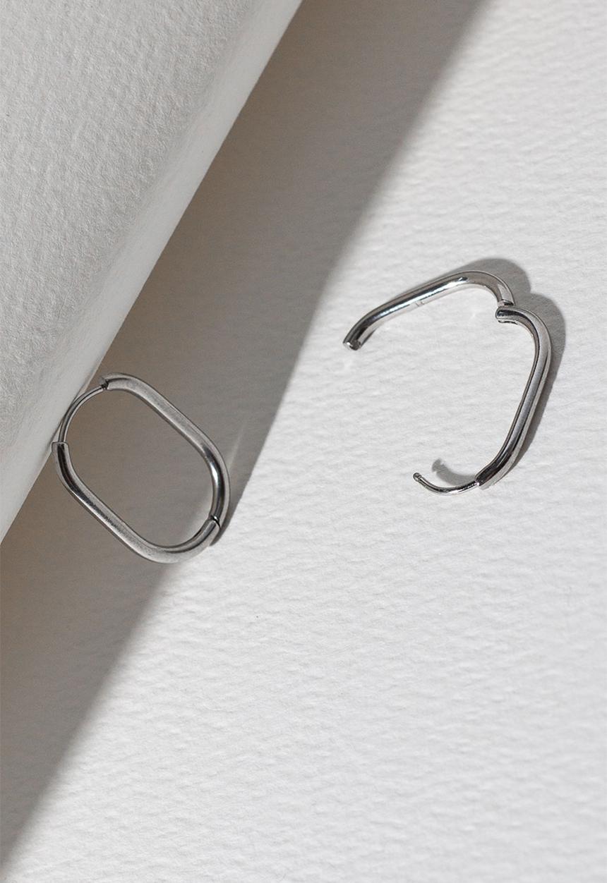 Burnt  - Thin Oval Hoops - Silver
