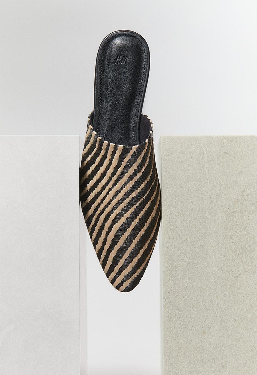 H&M - Straw mules - black zebra print