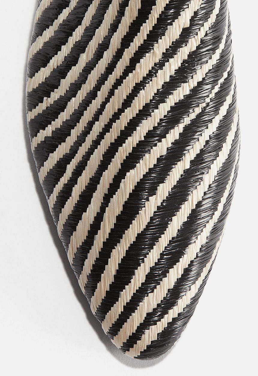 H&M - Straw mules - black zebra print