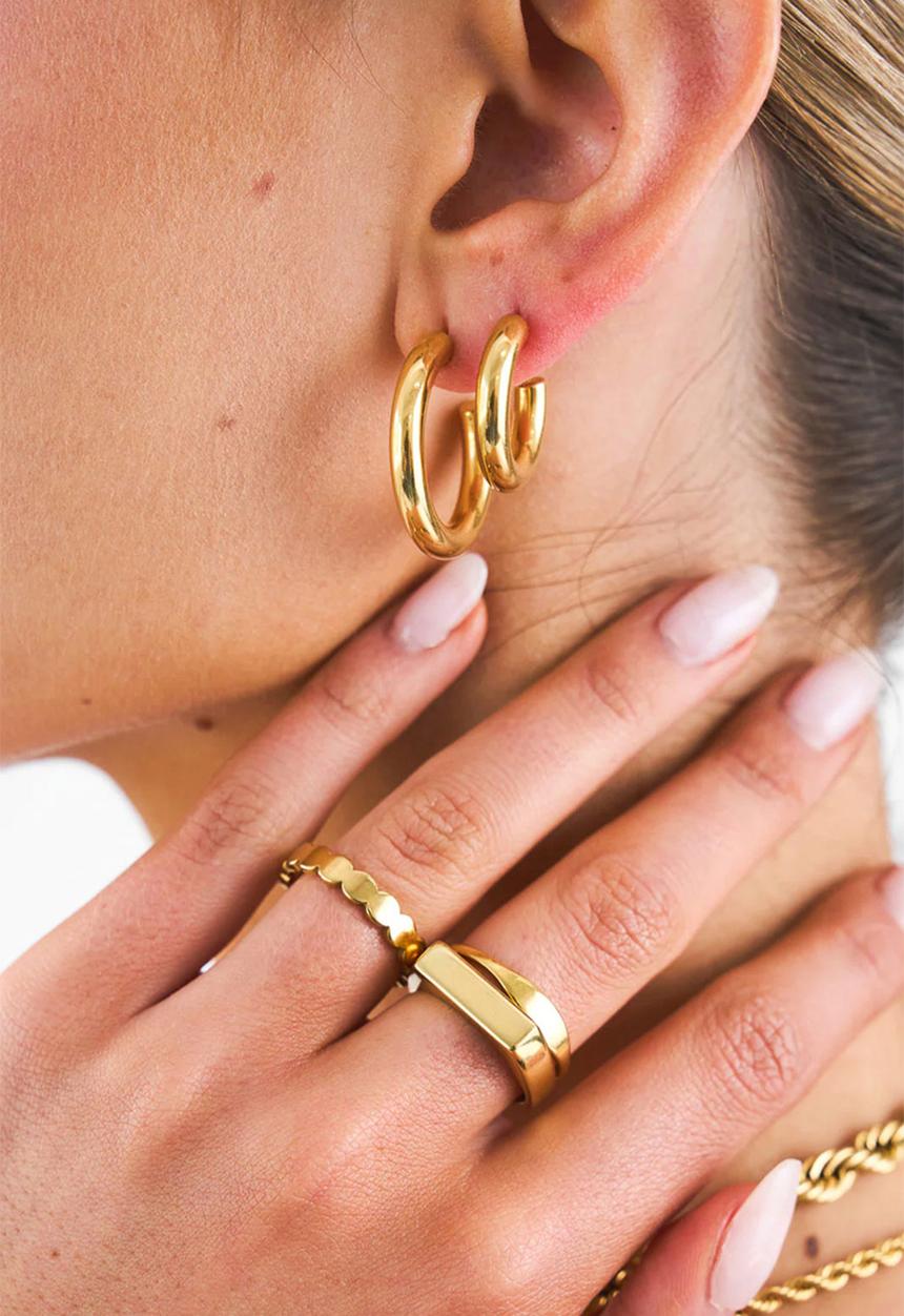 Burnt  - Minimalist Hoop Earrings - Gold
