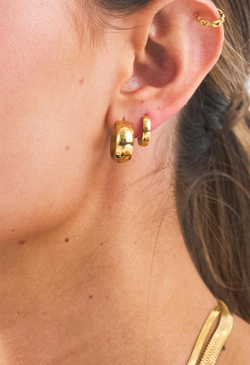 Burnt  - Thin Huggies Earrings - Gold