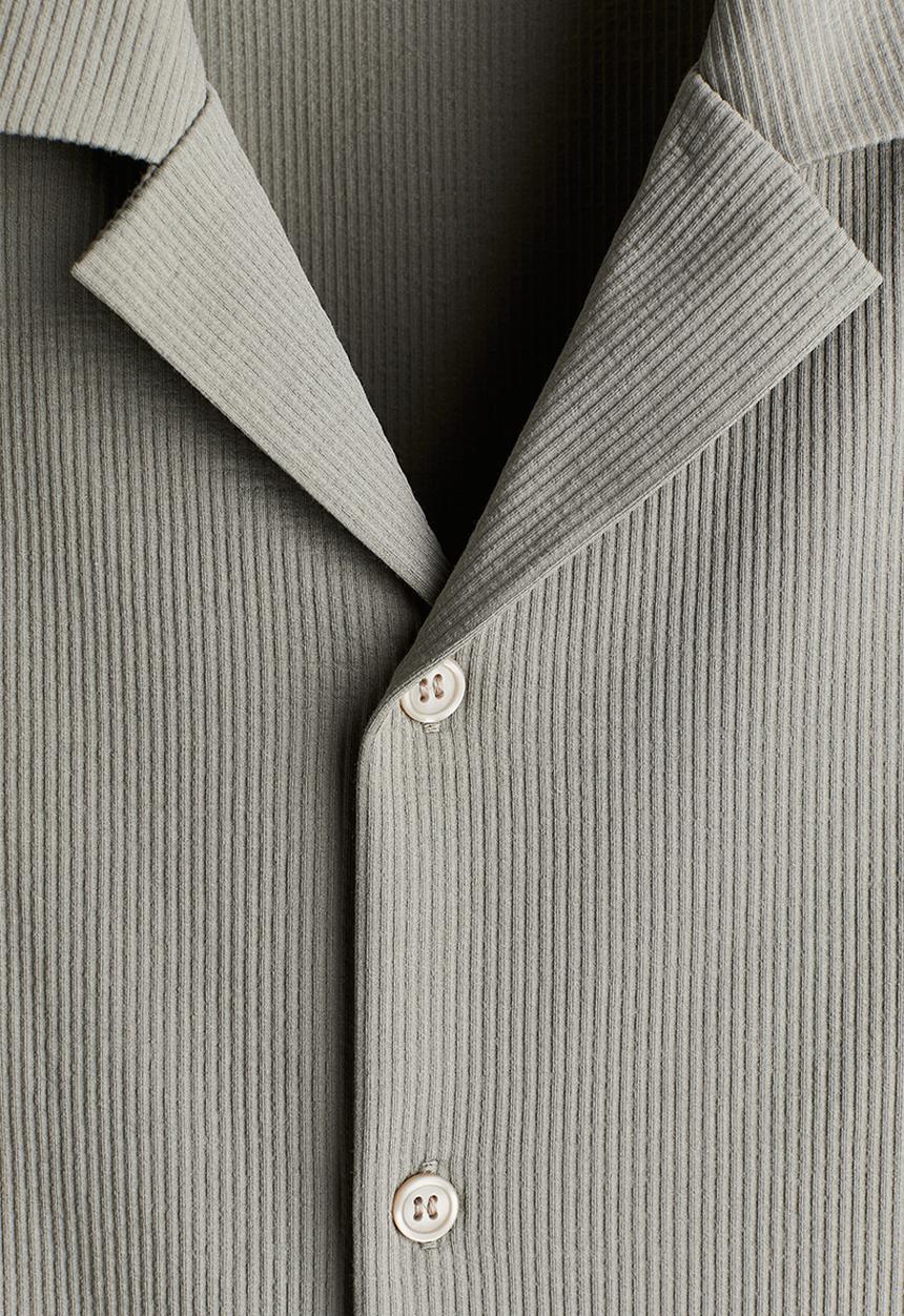 H&M - Regular fit ribbed resort shirt - sage green