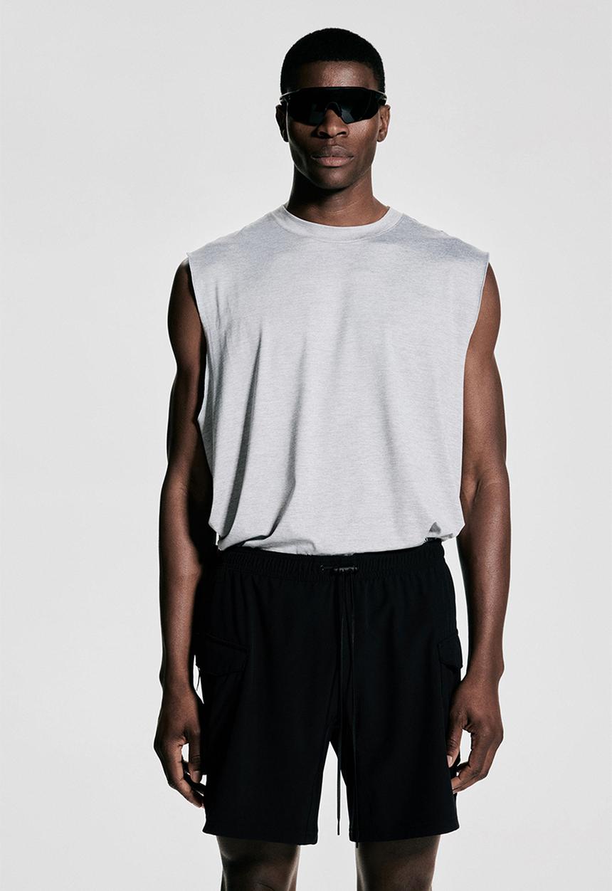 H&M - Mid-length cargo sports shorts with drymove™ - black